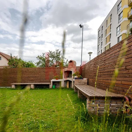 August Getaway Spacious 2-bedroom Sleeps 5 Free Parking Kaloşvar