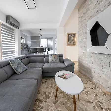 아파트 2br 5 Guests Free Parking Near Untold & Iulius Mall *