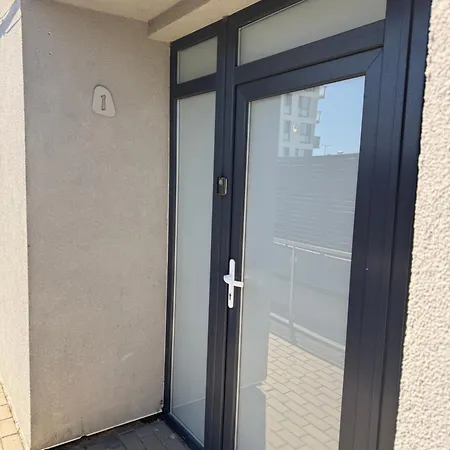 Apartment August Getaway Spacious 2-bedroom Sleeps 5 Free Parking *