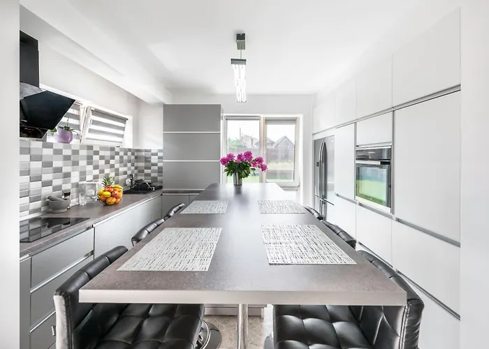 Apartamento August Getaway Spacious 2-bedroom Sleeps 5 Free Parking