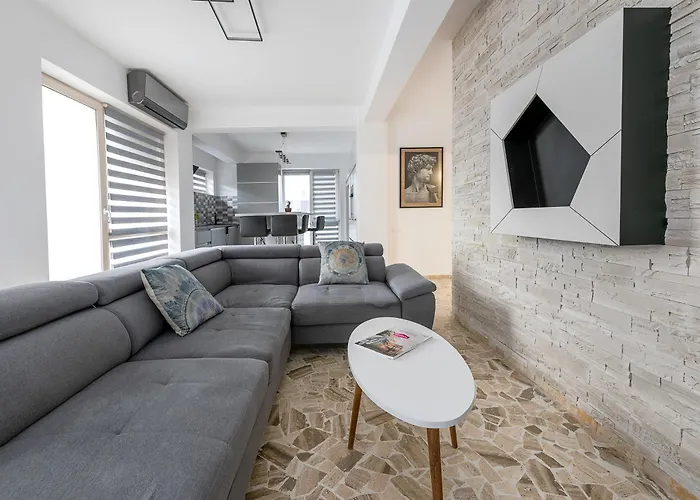 Apartamento August Getaway Spacious 2-bedroom Sleeps 5 Free Parking *